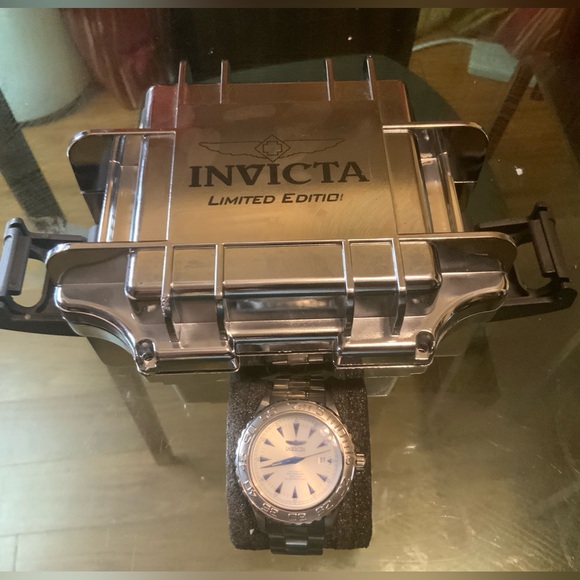 INVICTA AUTOMATIC PROFESSIONAL DIVER EDITION WATCH IN...